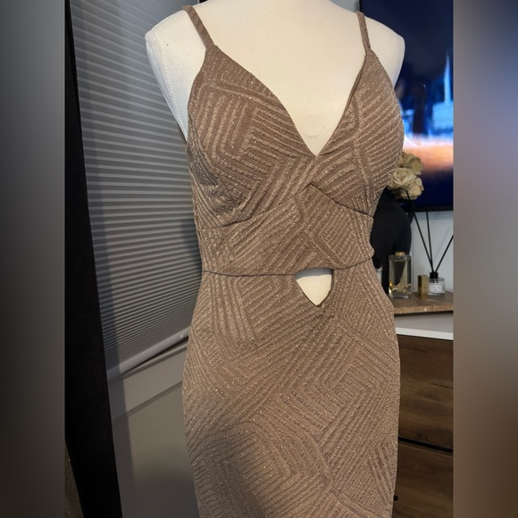 Privy Tan Sparkling Patterned Midi Dress - Picture 2 of 7